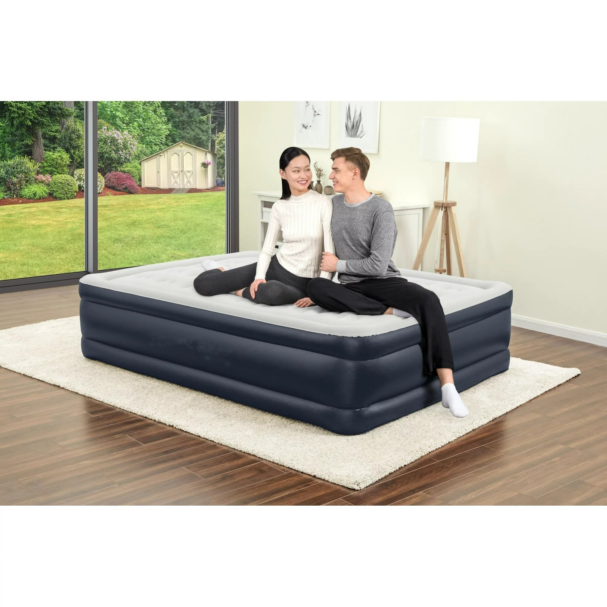 18" Queen Air Mattress with Built-in Pump 18" Queen Air Mattress with Built-in Pump